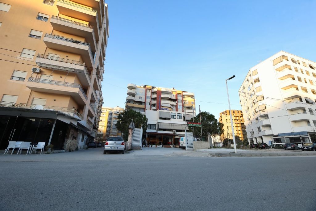hotel salvadore, vlore